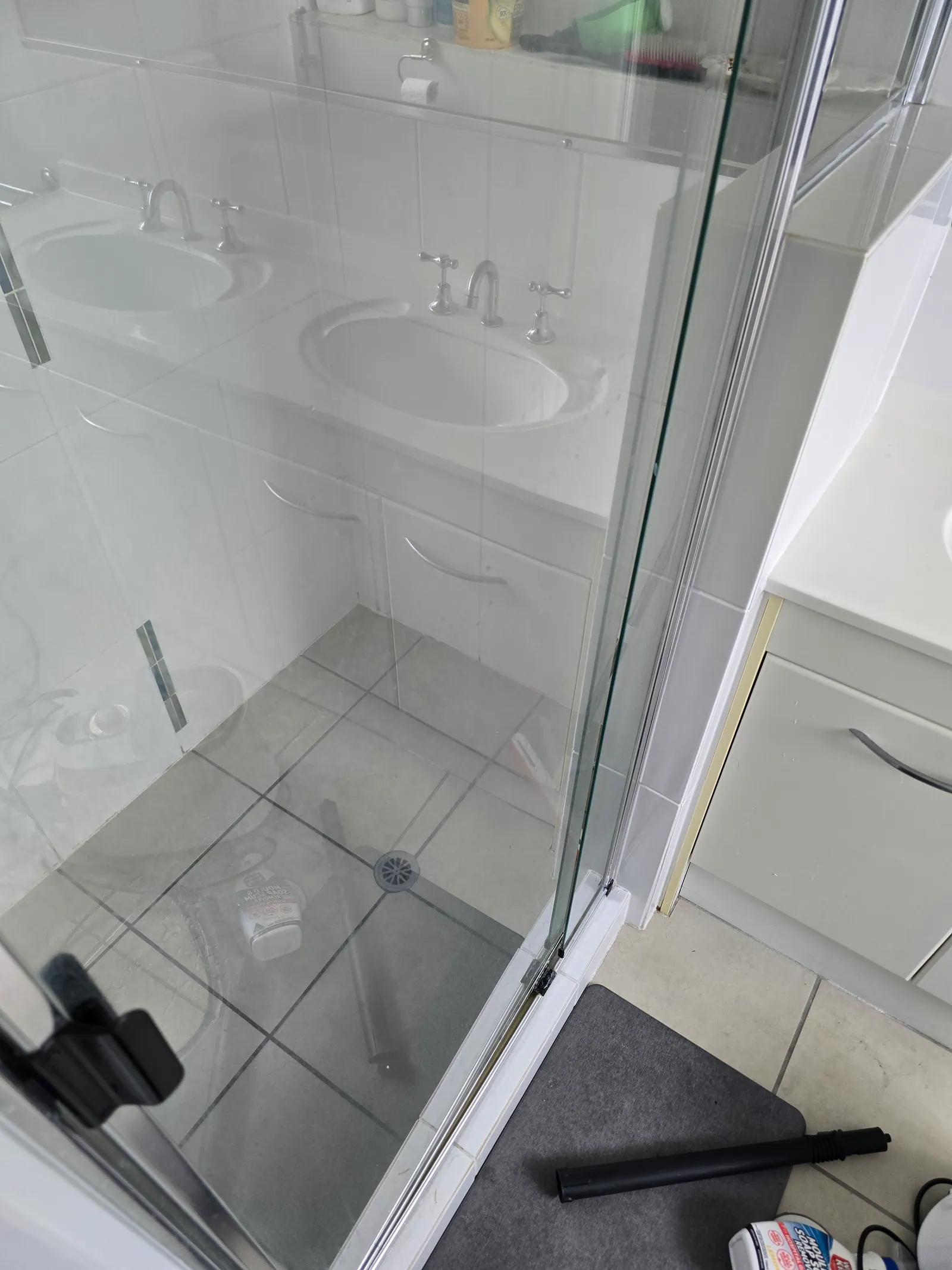 Brisbane CBD 2-bed apartment — full end of lease with oven detail