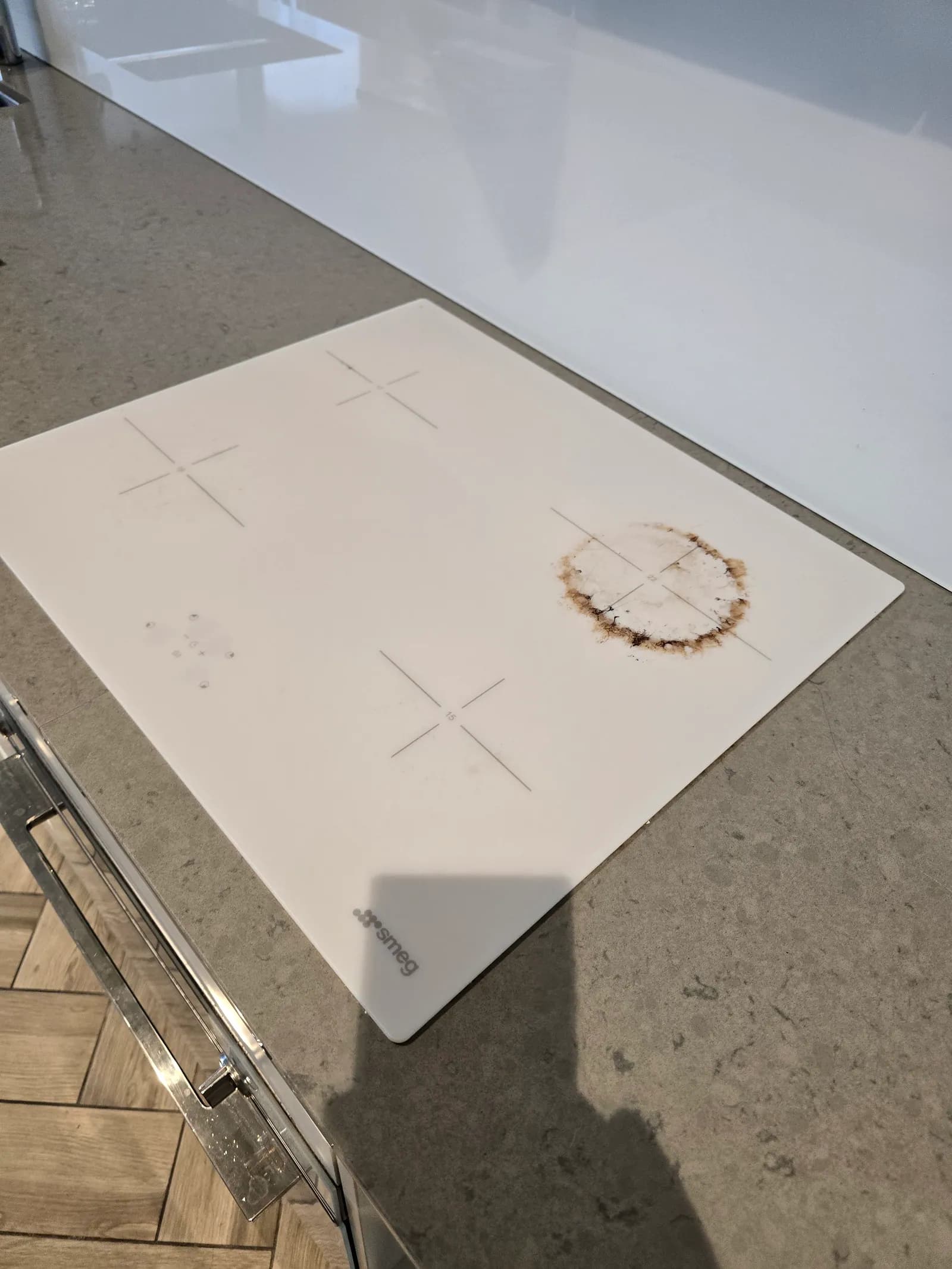 Kingston waterfront apartment — bathroom descale and mould treatment