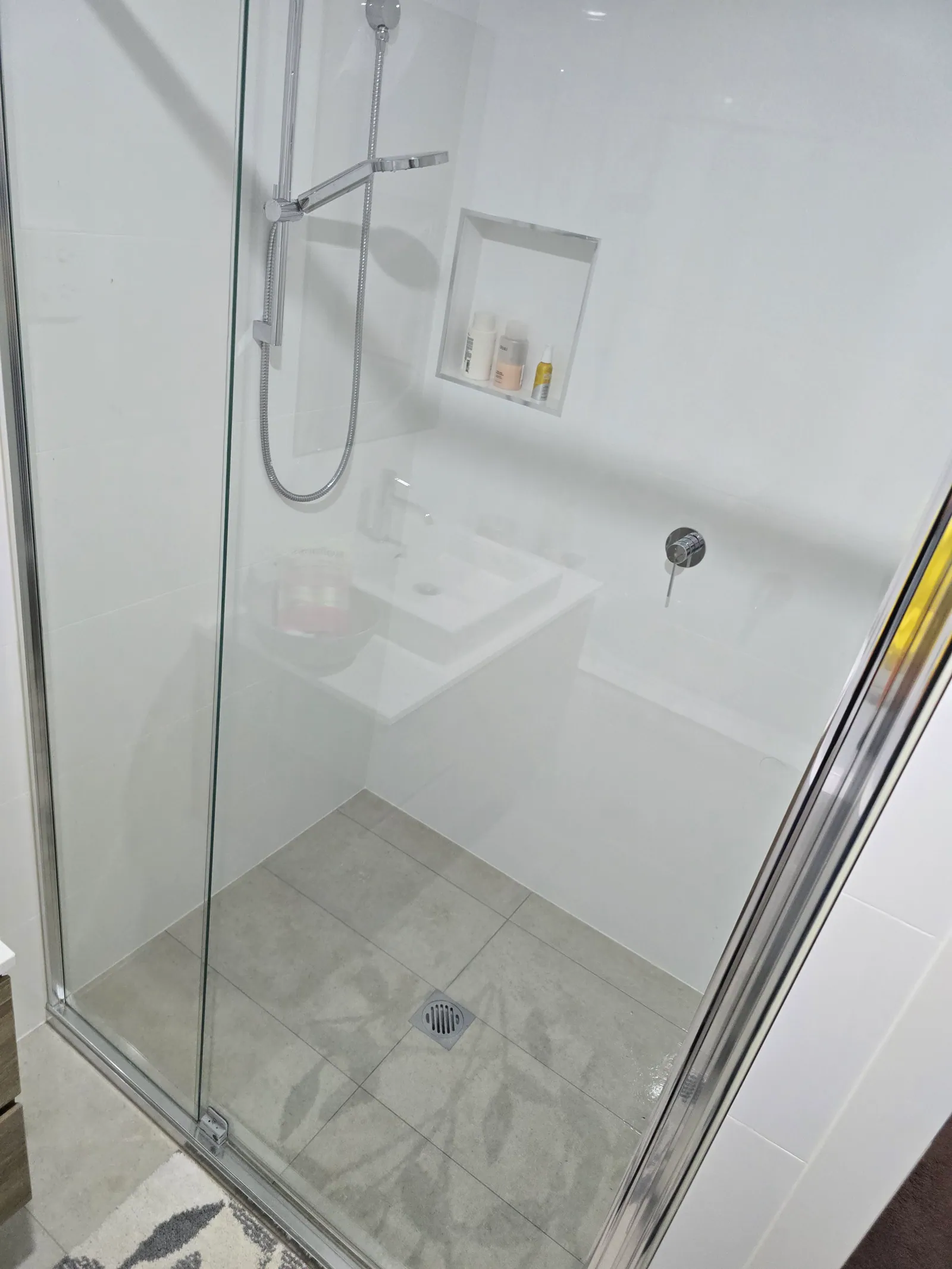 Braddon unit — premium deep clean with window and oven service